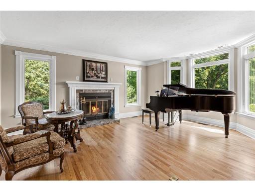 2890 Autumn Woods Drive, Chaska, MN 55318