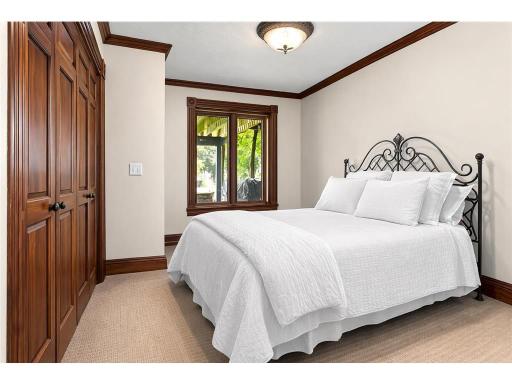 2890 Autumn Woods Drive, Chaska, MN 55318