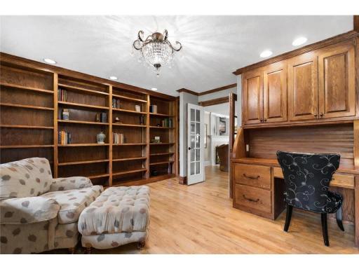 2890 Autumn Woods Drive, Chaska, MN 55318