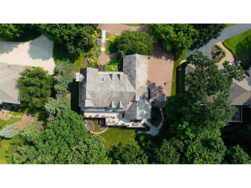 2890 Autumn Woods Drive, Chaska, MN 55318