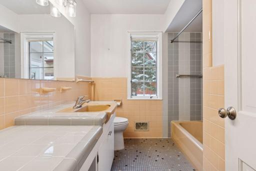 4012 Linden Hills Boulevard - Spacecrafting - 0037.jpg