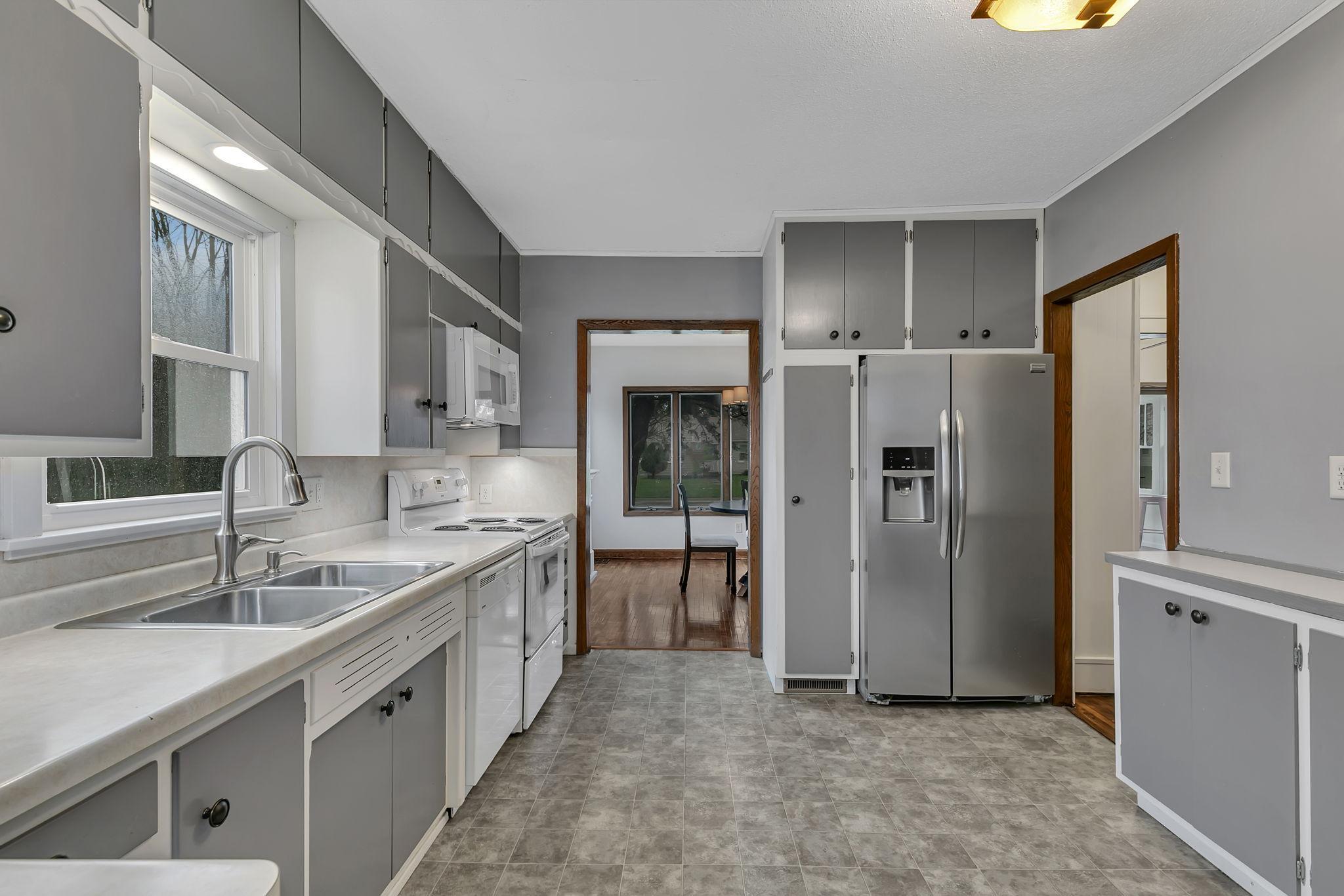 Large, Open Kitchen that Leads to Dining Room