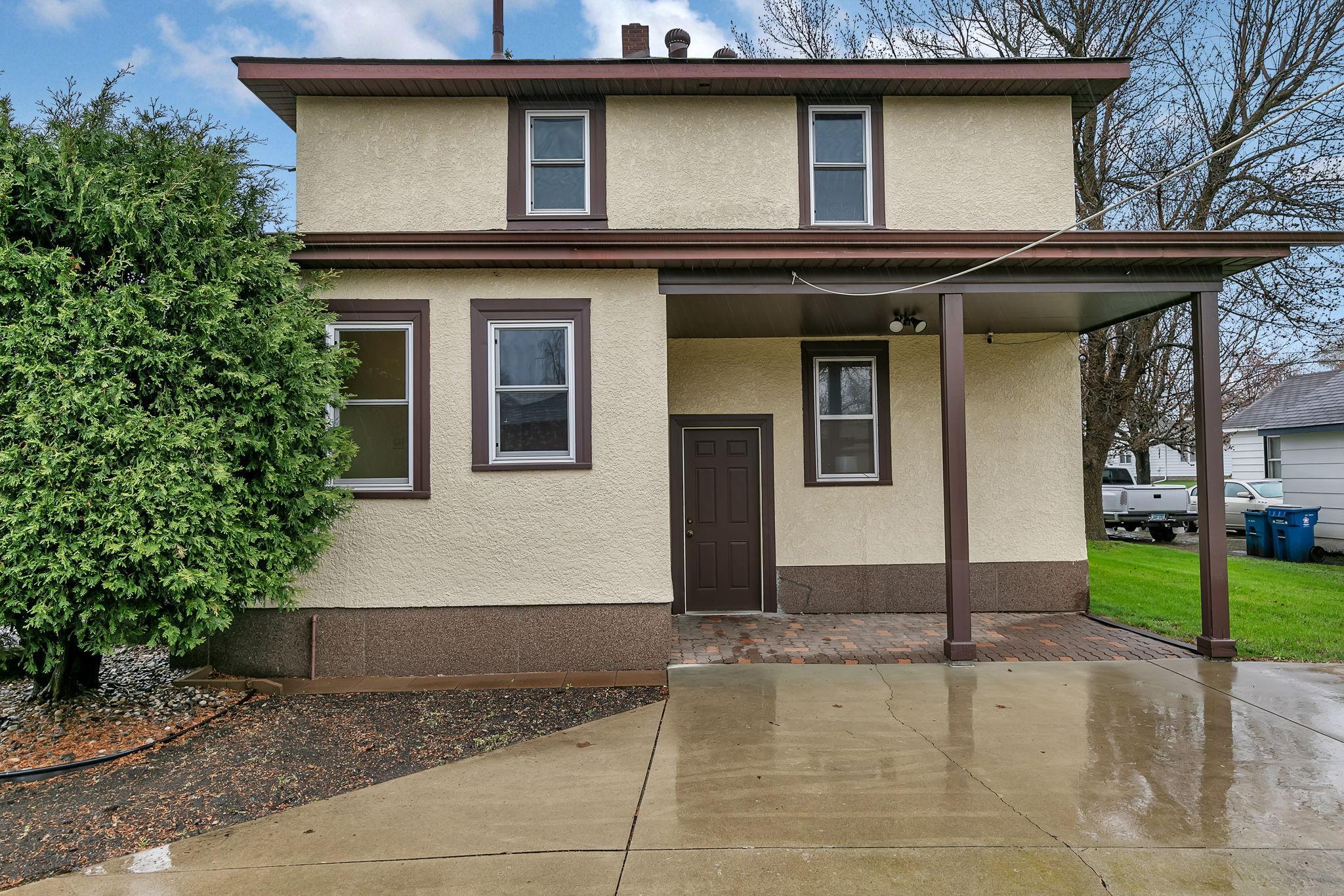 Covered Patio with Pavers