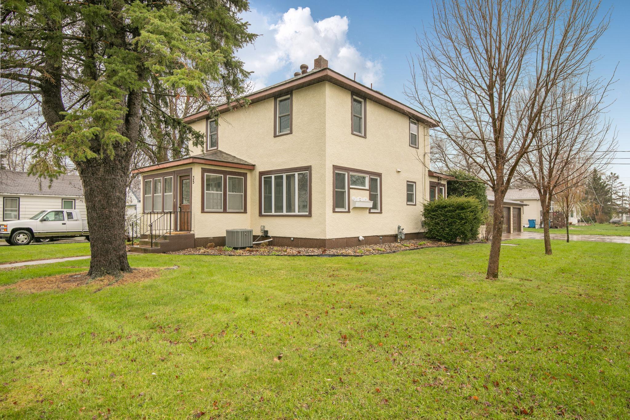 35 1st Ave NE Saint Joseph