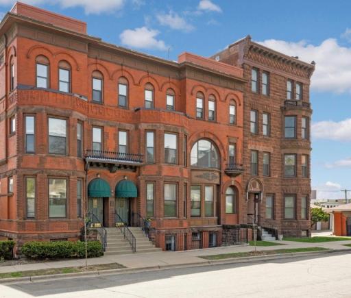 162 College Avenue W, 2, Saint Paul, MN 55102