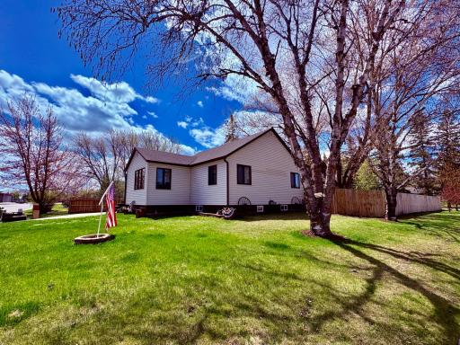 121 5th Avenue NW, Baudette, MN 56623