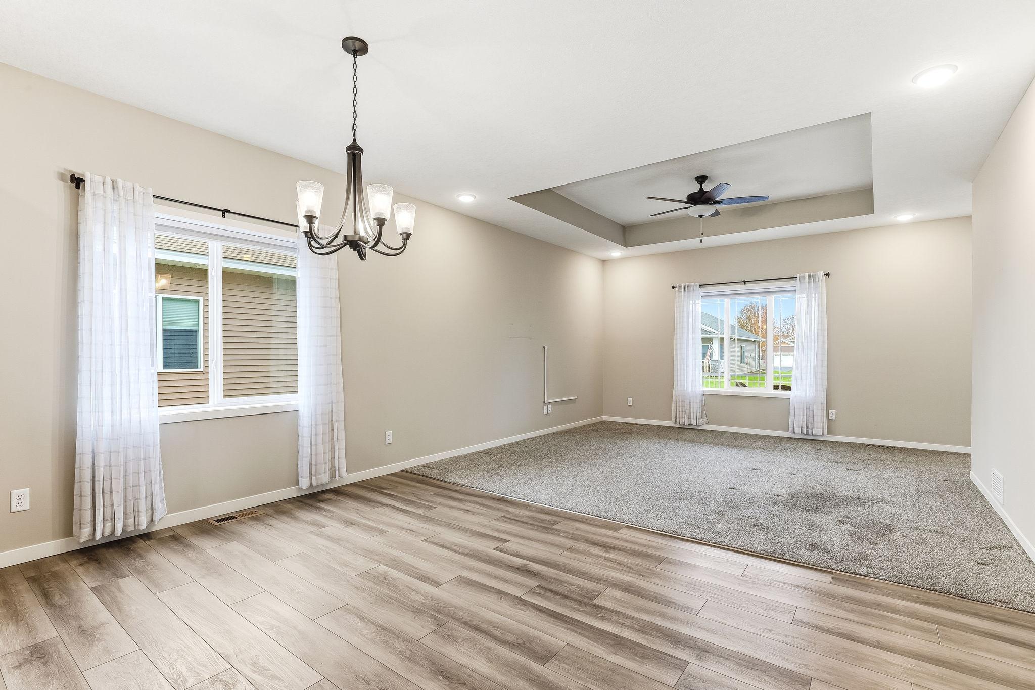 11-web-or-mls-1592-Elm-St-11.jpg