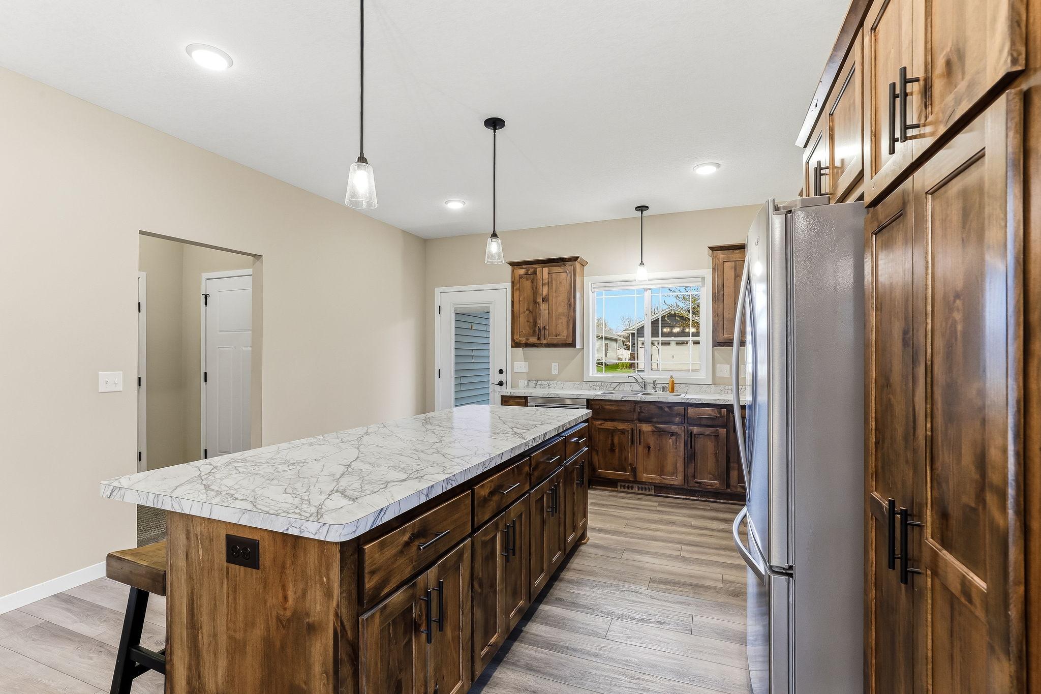 13-web-or-mls-1592-Elm-St-13.jpg