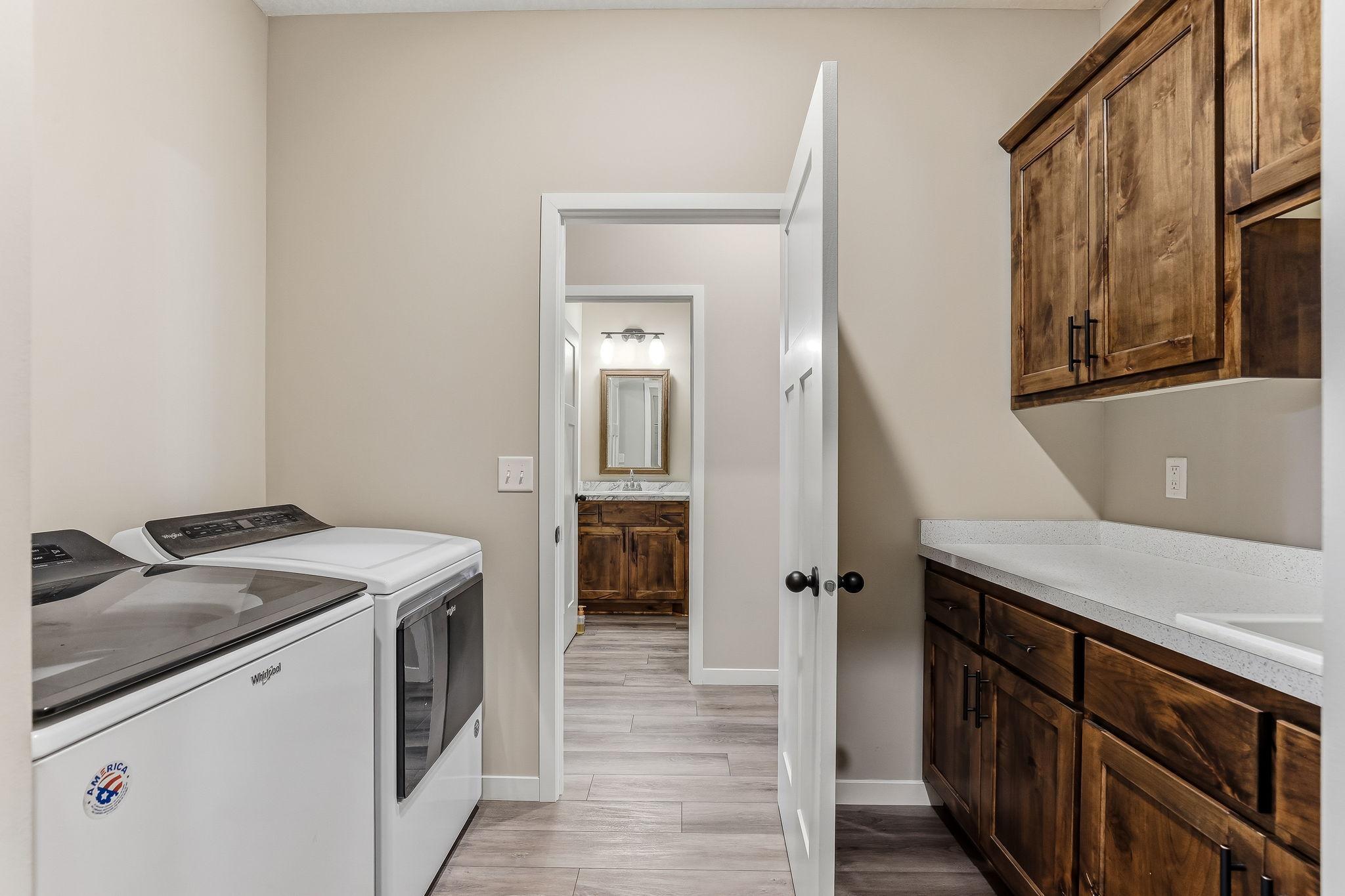 23-web-or-mls-1592-Elm-St-23.jpg