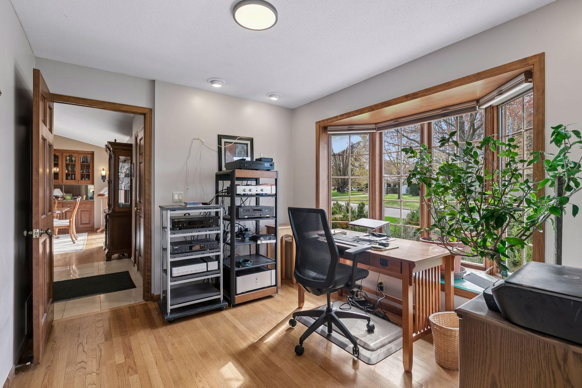 Convenient first floor office