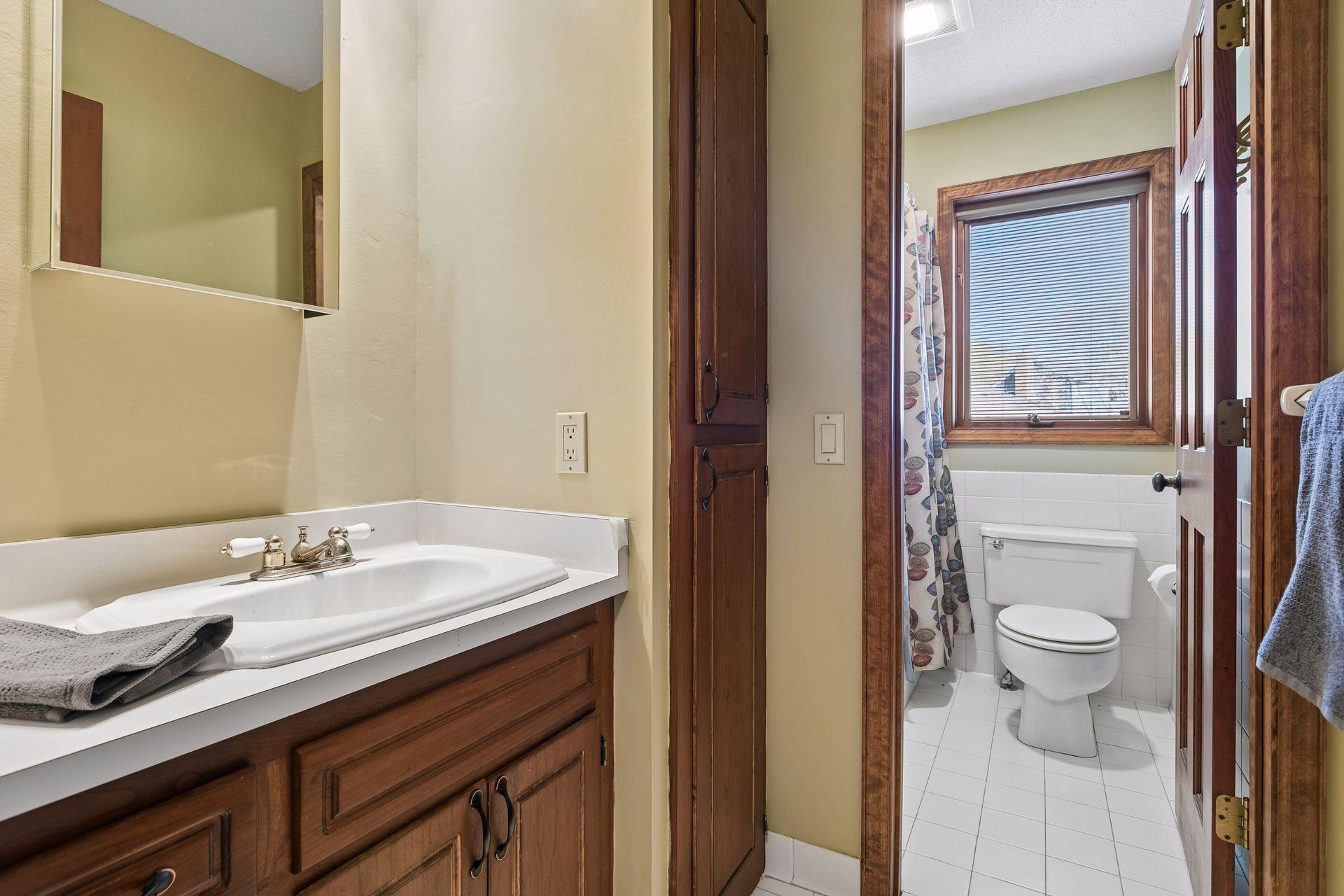 2nd floor full bath