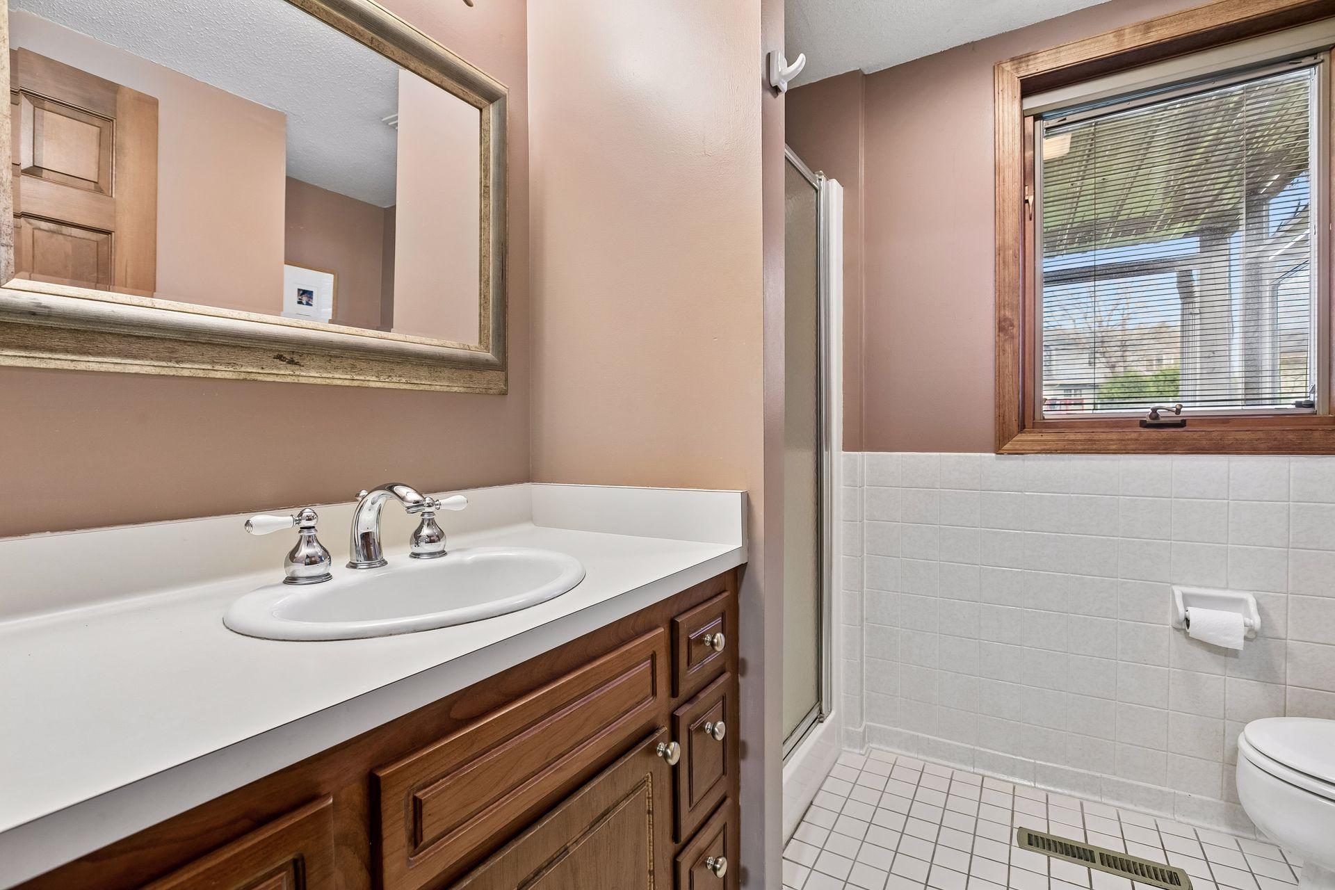 Lower 3/4 bath