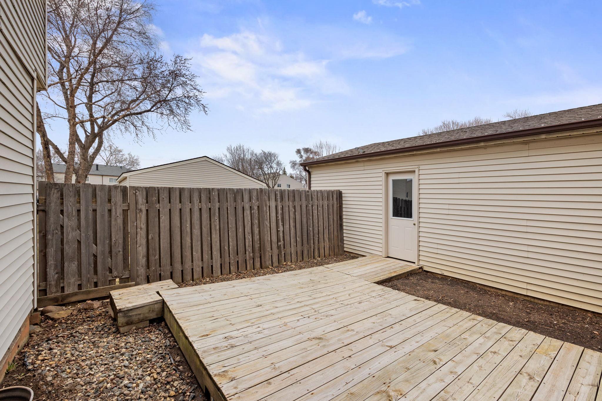 Fanced Yard/Garage