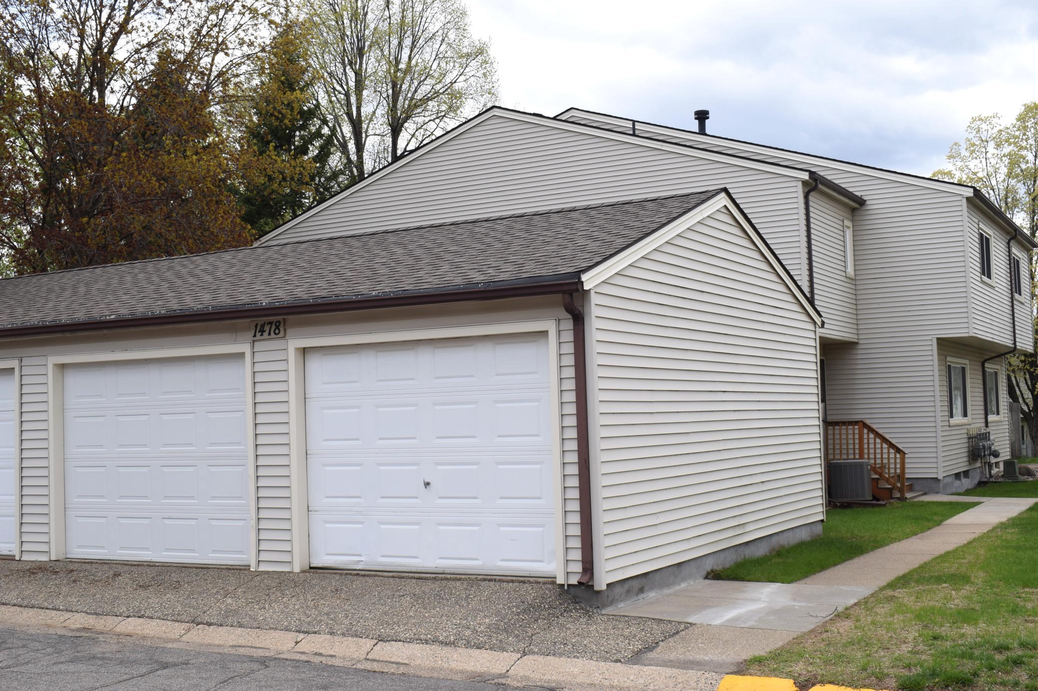1478 Woodview Garage