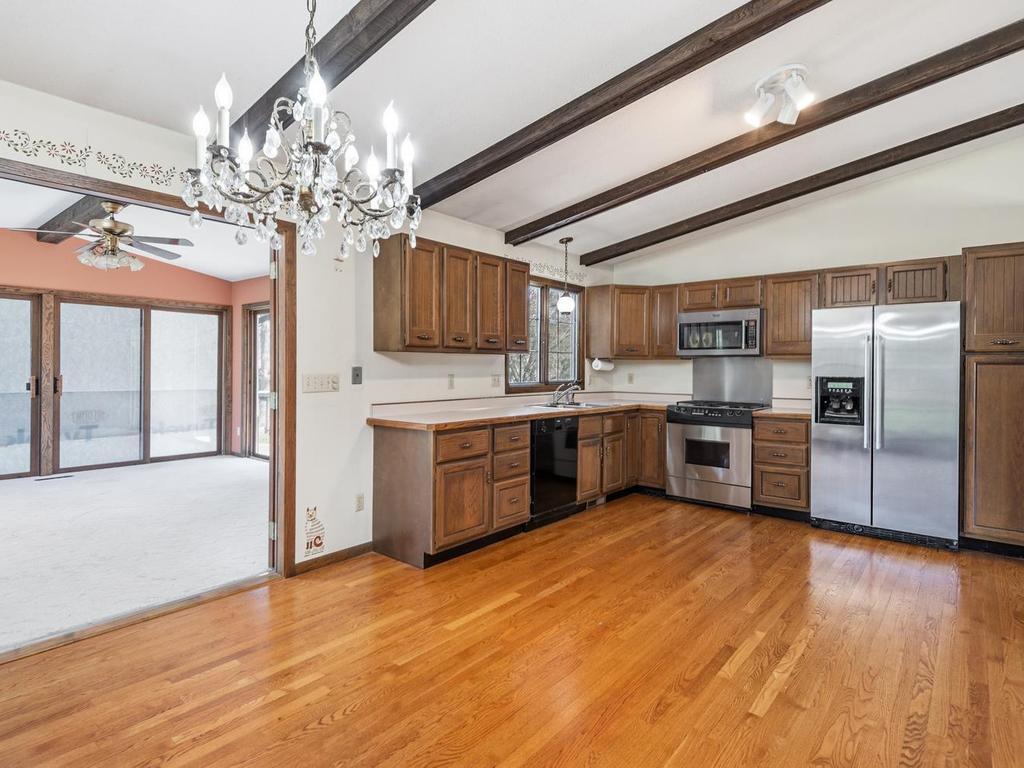 Kitchen / Dining area