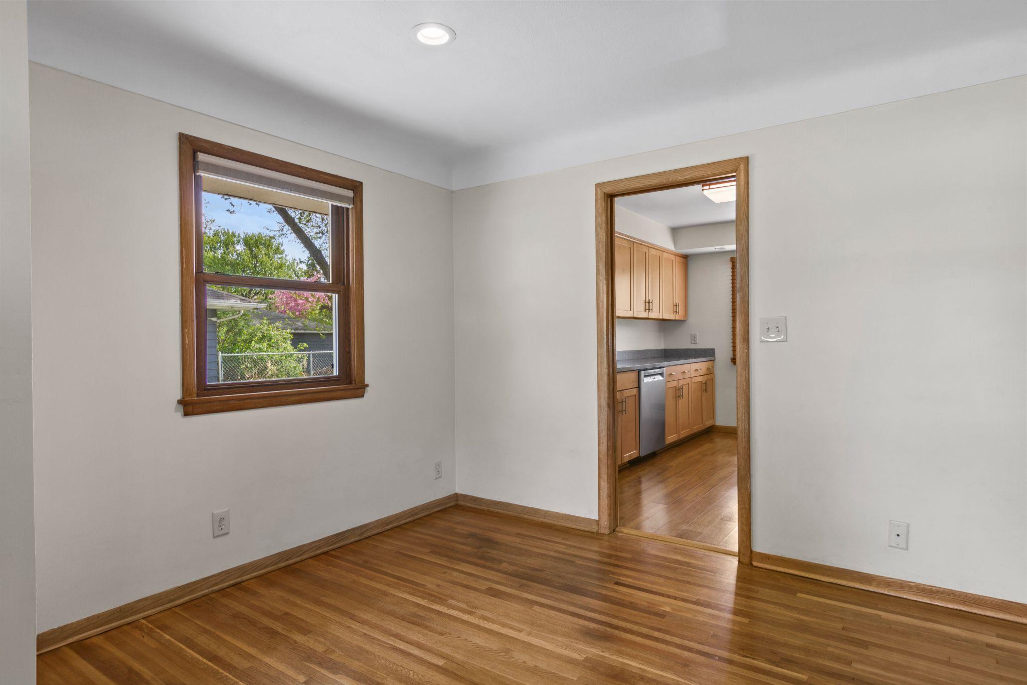 8308 dupont ave s - 204.jpg
