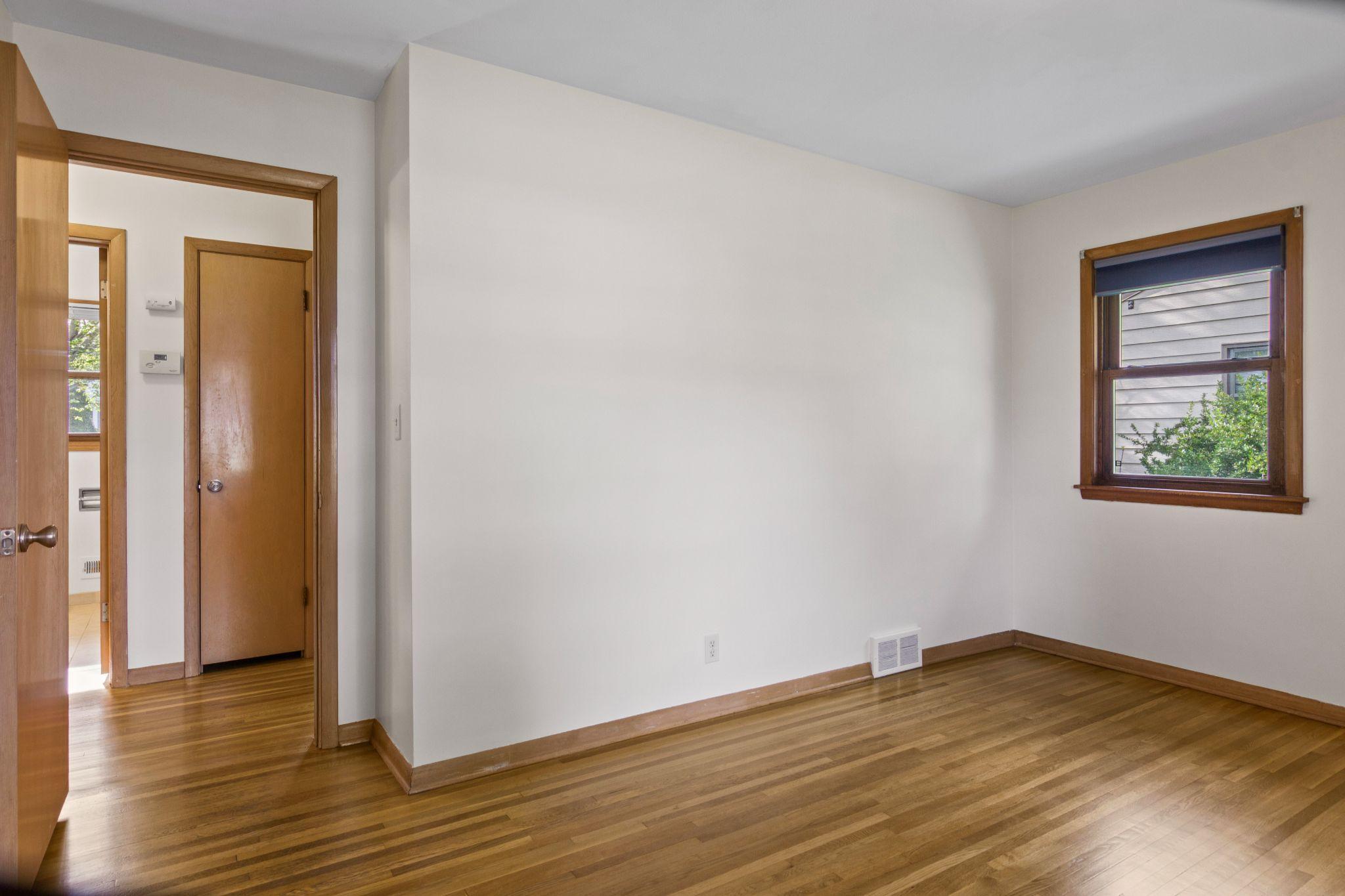 8308 dupont ave s - 213.jpg