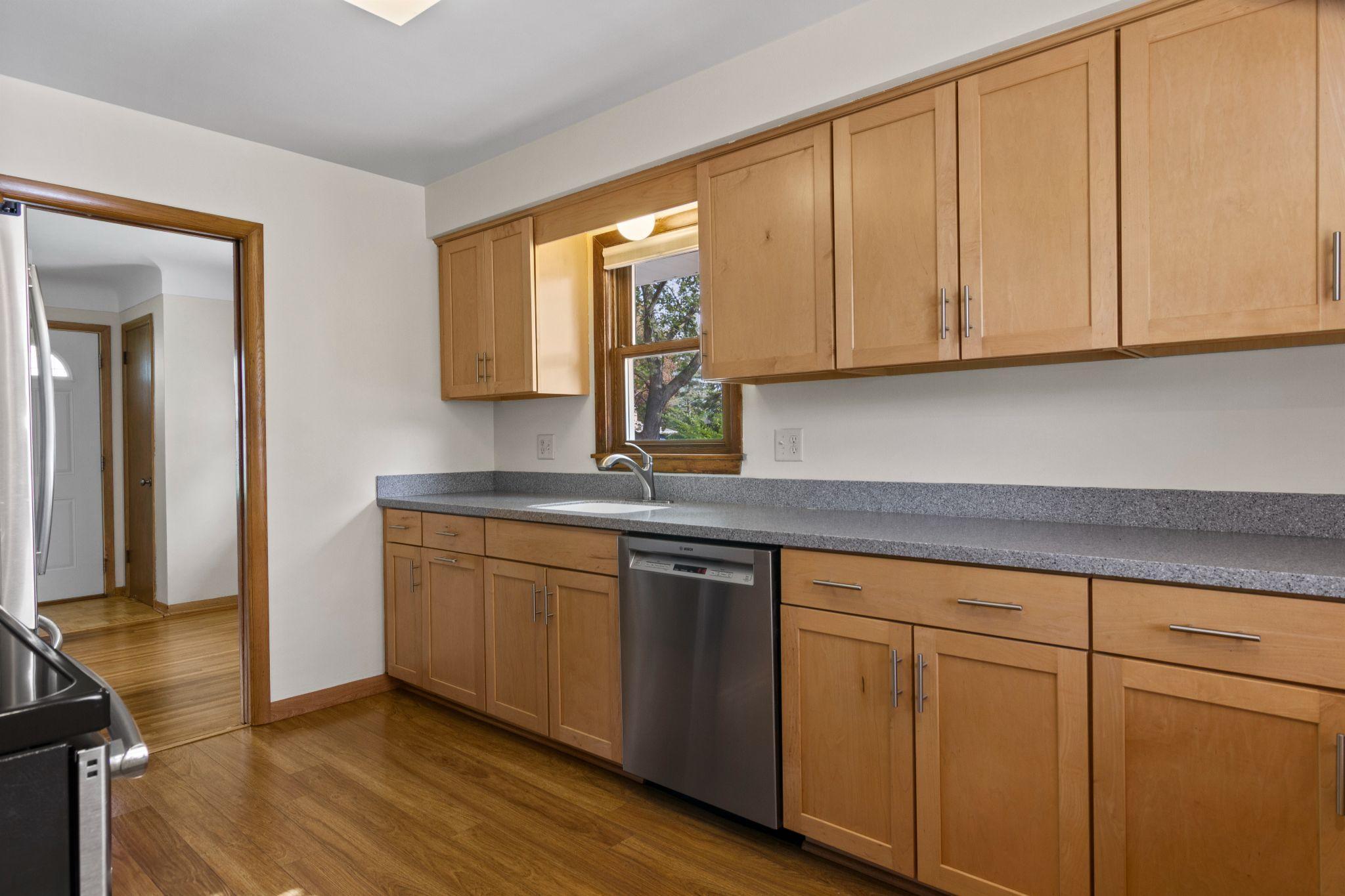 8308 dupont ave s - 208.jpg