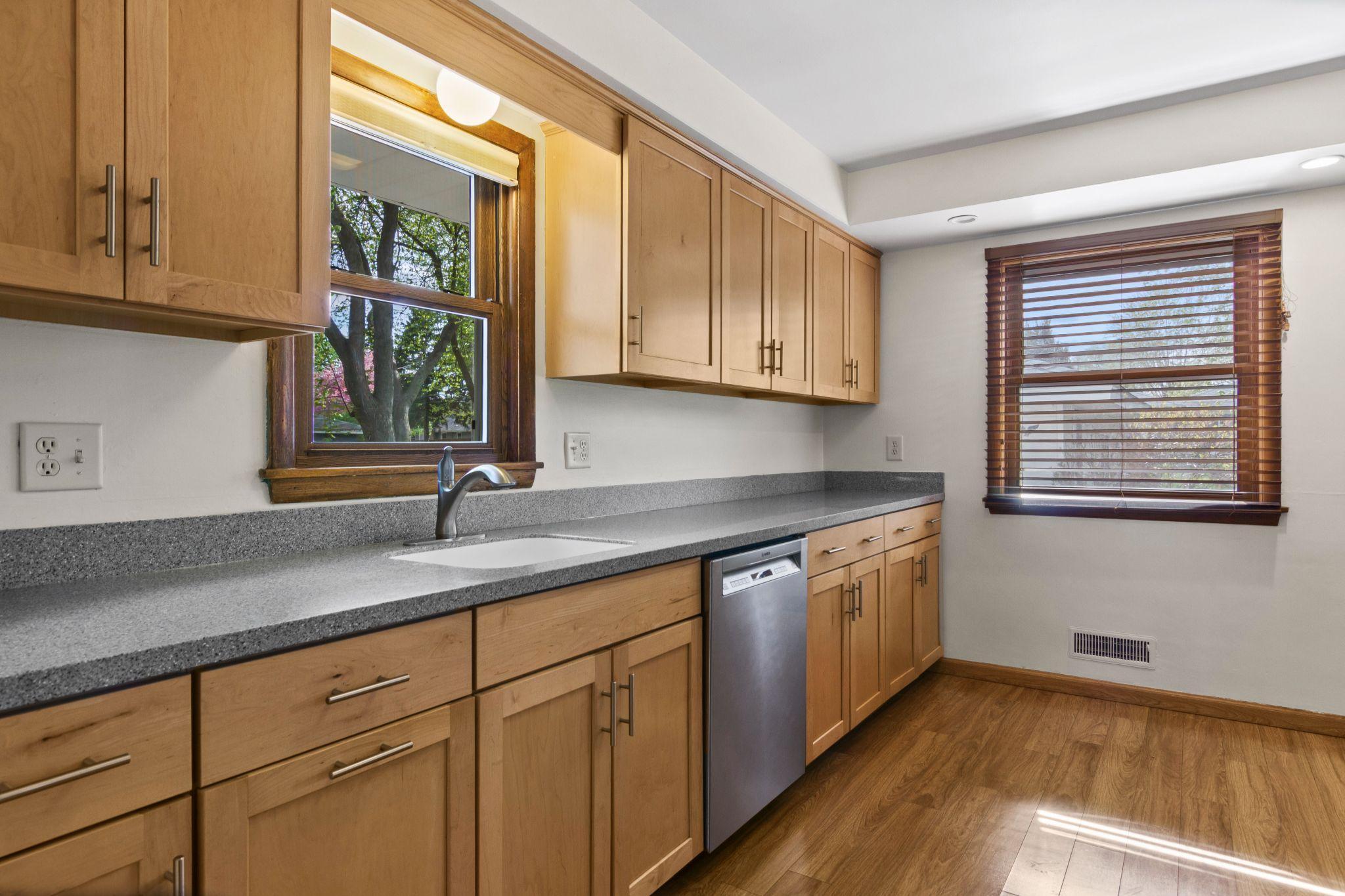 8308 dupont ave s - 205.jpg