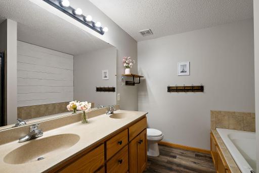 7331 Lamont Avenue NE, Albertville, MN 55301