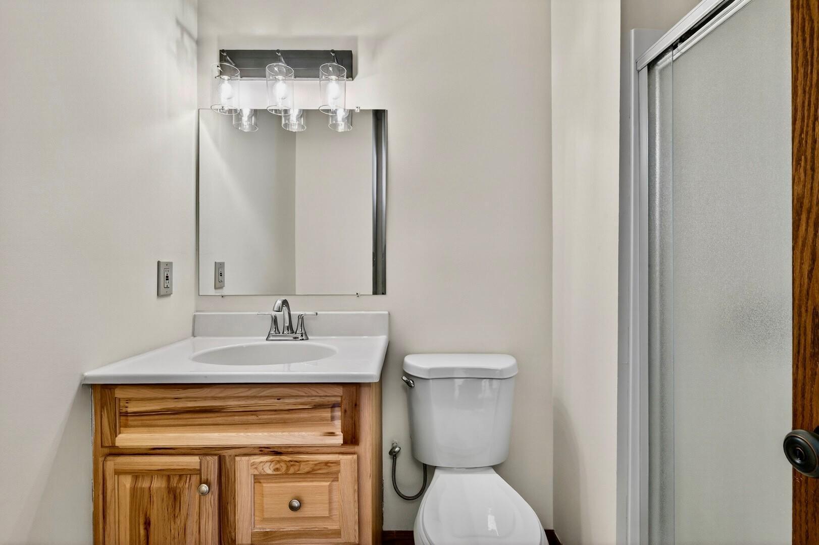 lower level 3/4 bath 2 of 5