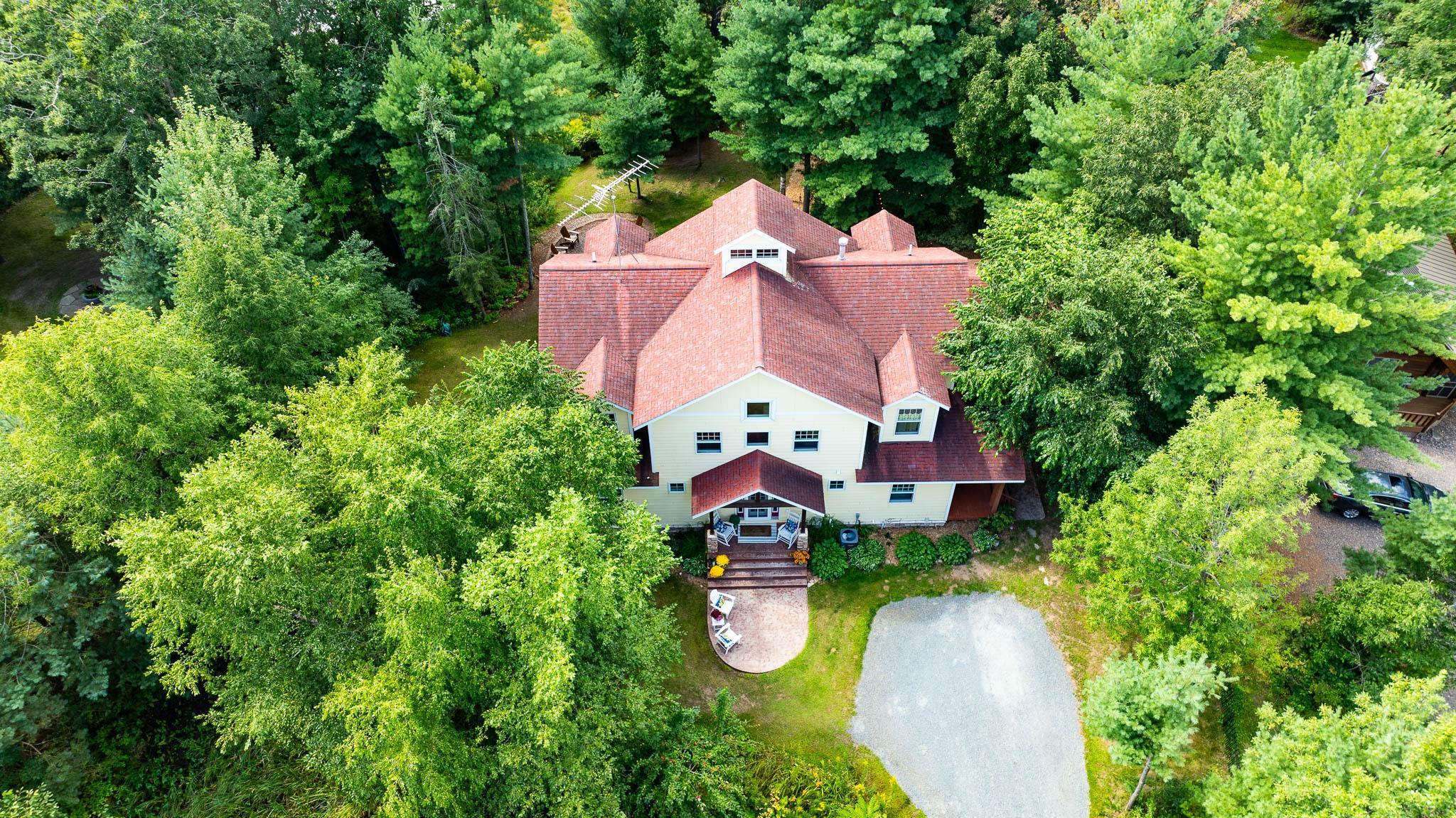 Front of the house overview