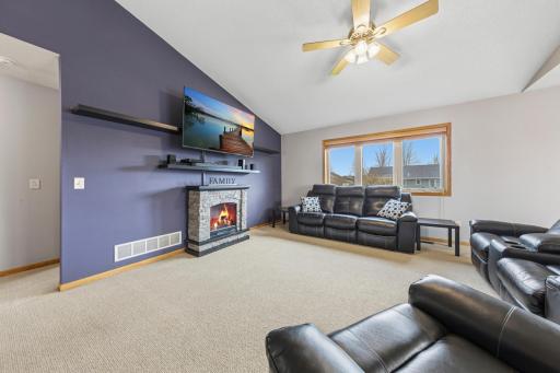 1255 Cottage Lane SE, Owatonna, MN 55060