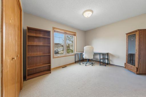 1255 Cottage Lane SE, Owatonna, MN 55060