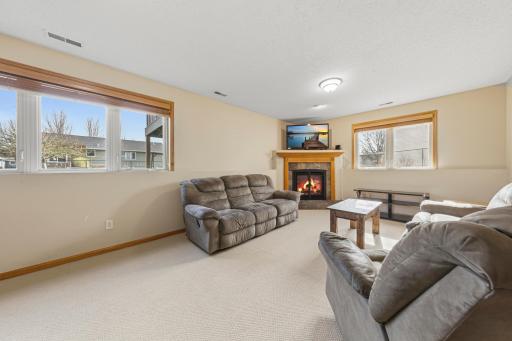 1255 Cottage Lane SE, Owatonna, MN 55060