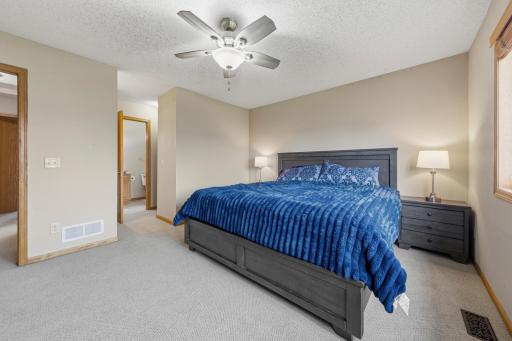 1255 Cottage Lane SE, Owatonna, MN 55060