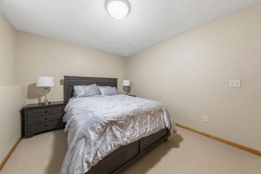 1255 Cottage Lane SE, Owatonna, MN 55060