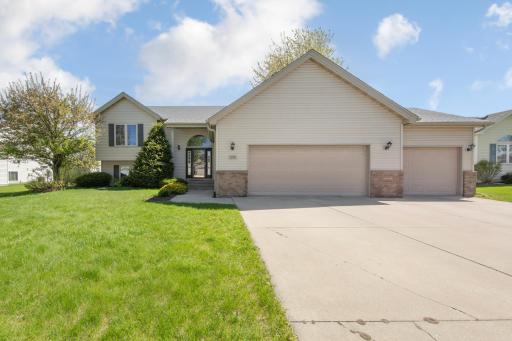 1255 Cottage Lane SE, Owatonna, MN 55060