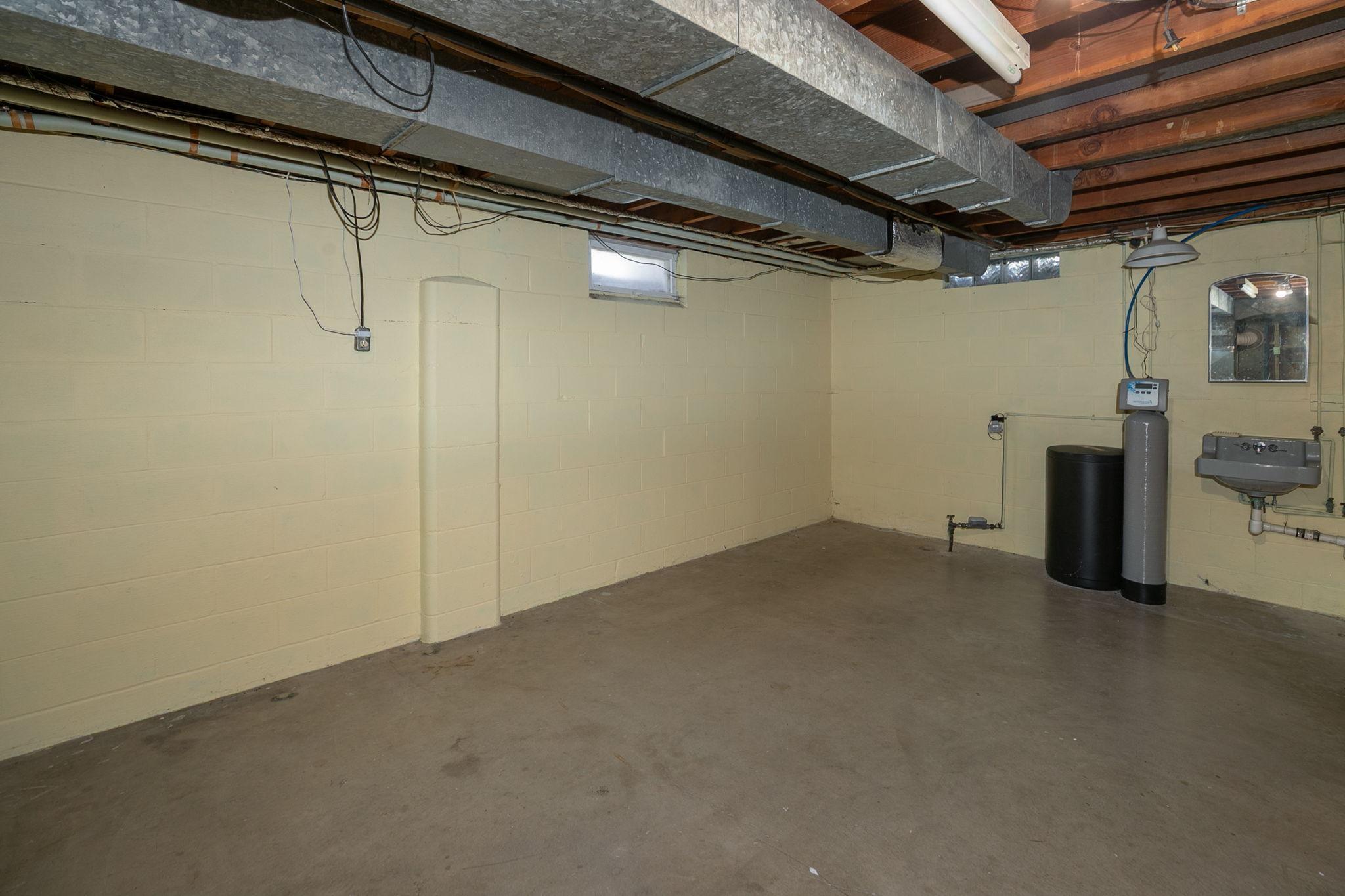 22-web-or-mls-22-Utility Room.jpg