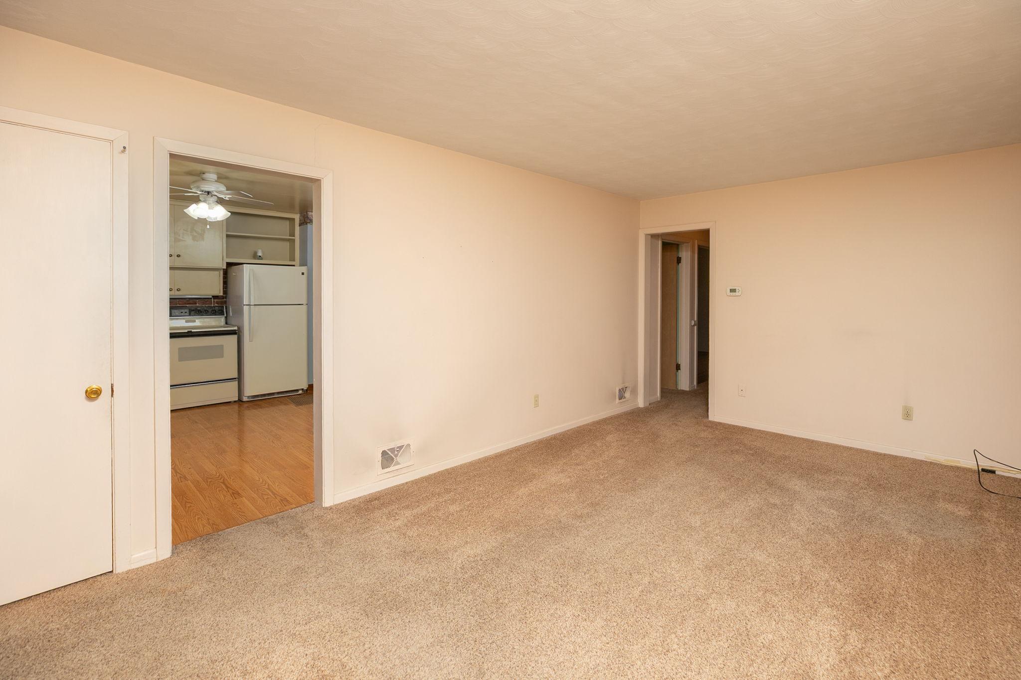 6-web-or-mls-06-Living Room.jpg