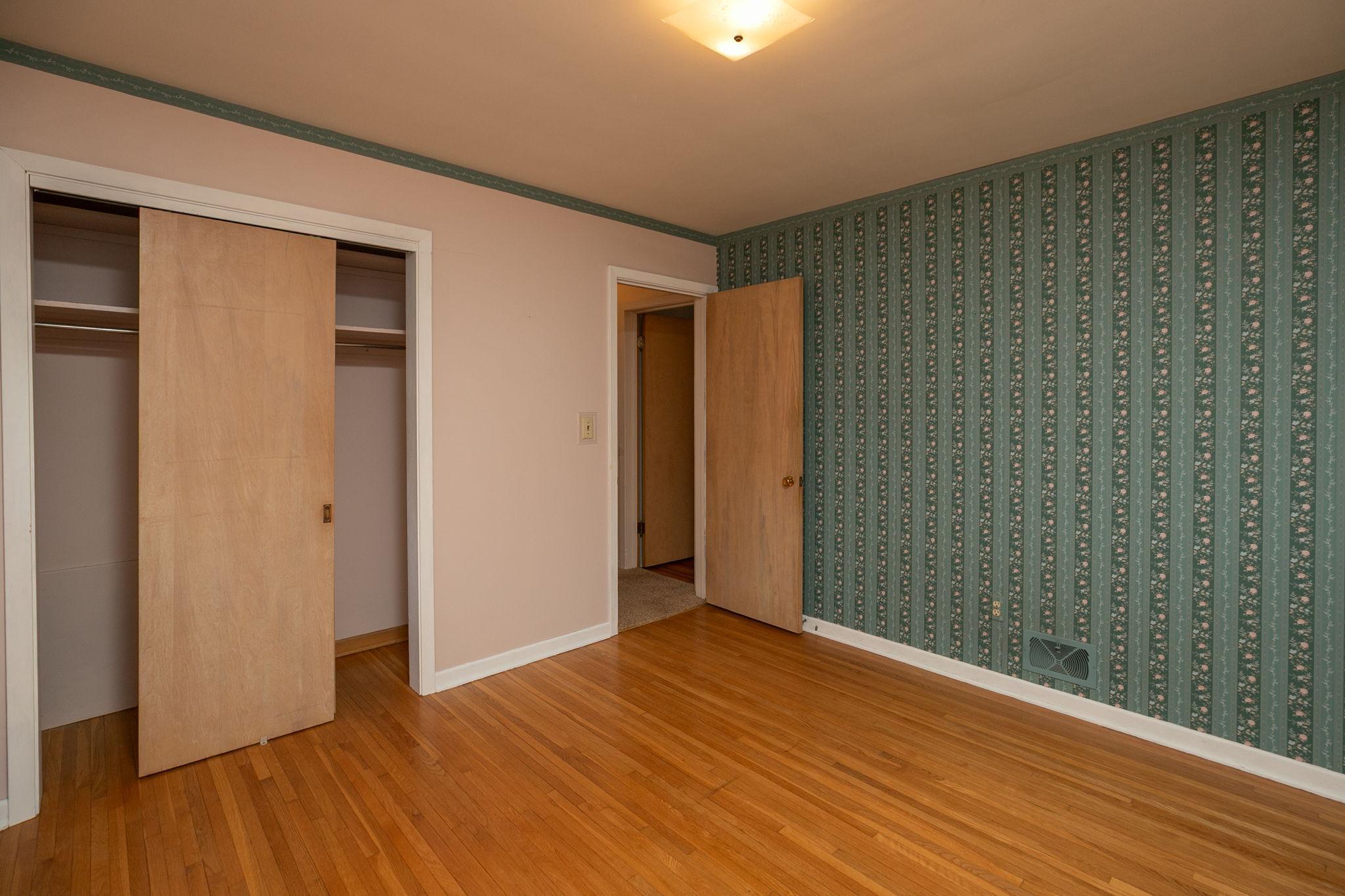 14-web-or-mls-14-Bedroom 2.jpg