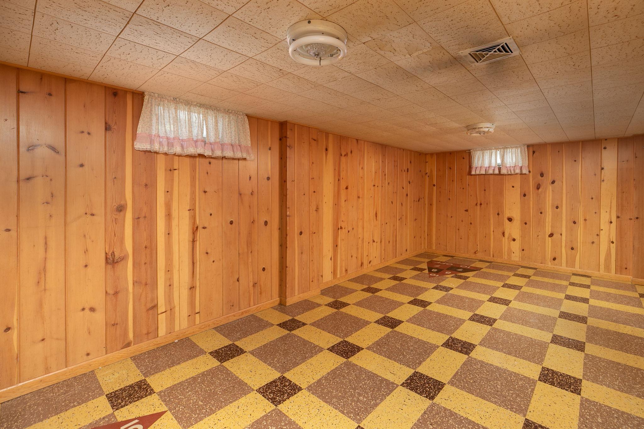 18-web-or-mls-18-Family Room.jpg