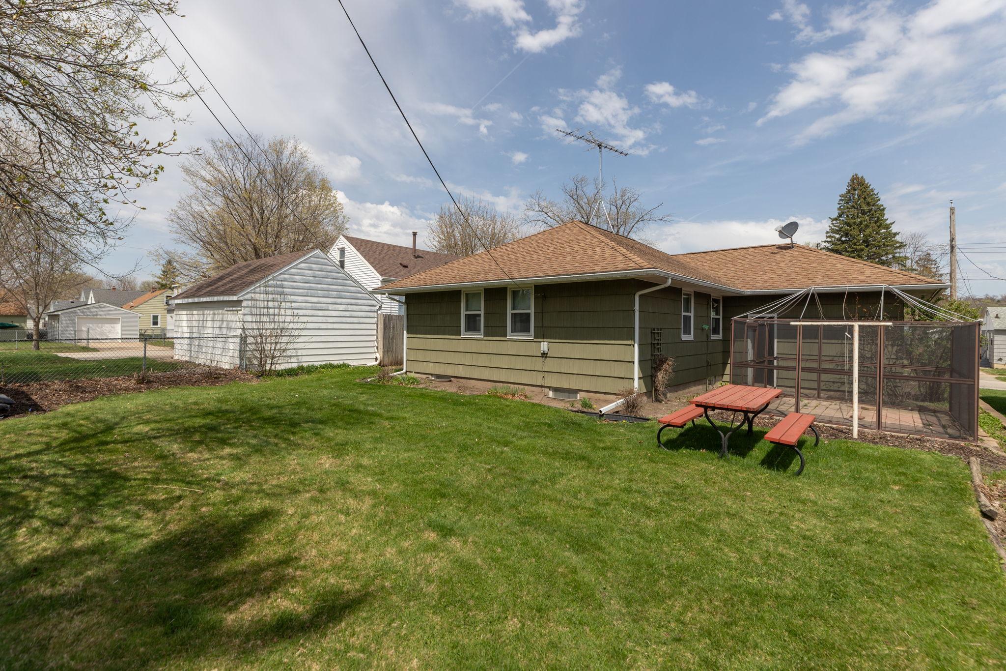 27-web-or-mls-27-Back View.jpg