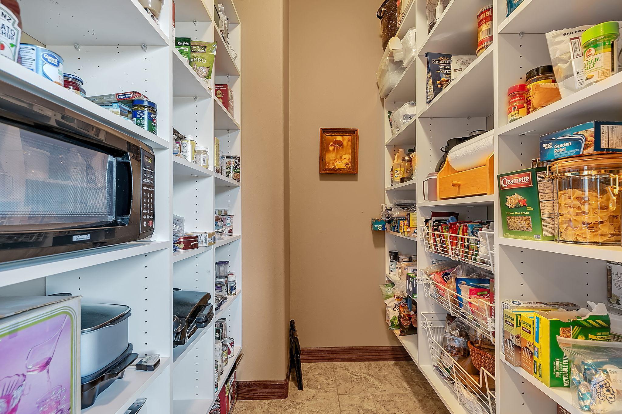 Walk-in Pantry off breakfast area w/ convenient location to kitchen
