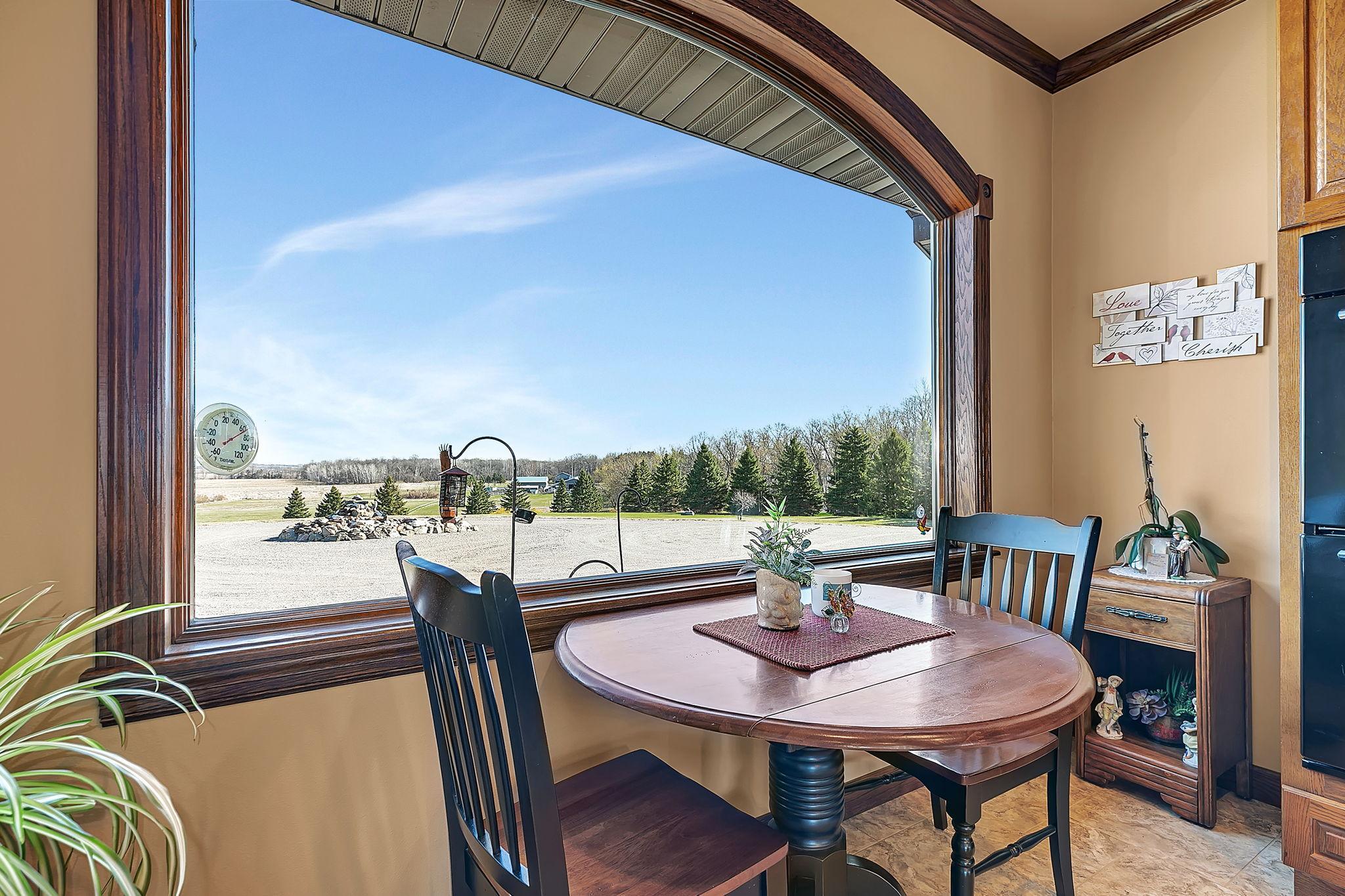 Cozy eat-in breakfast area