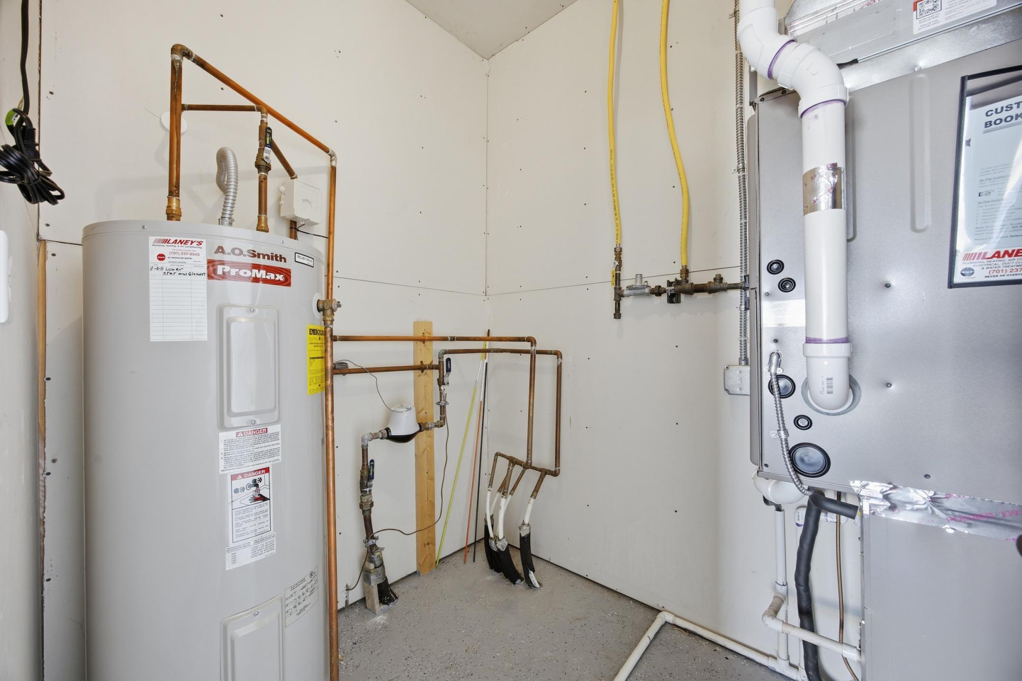 Utility Room - neat and tidy