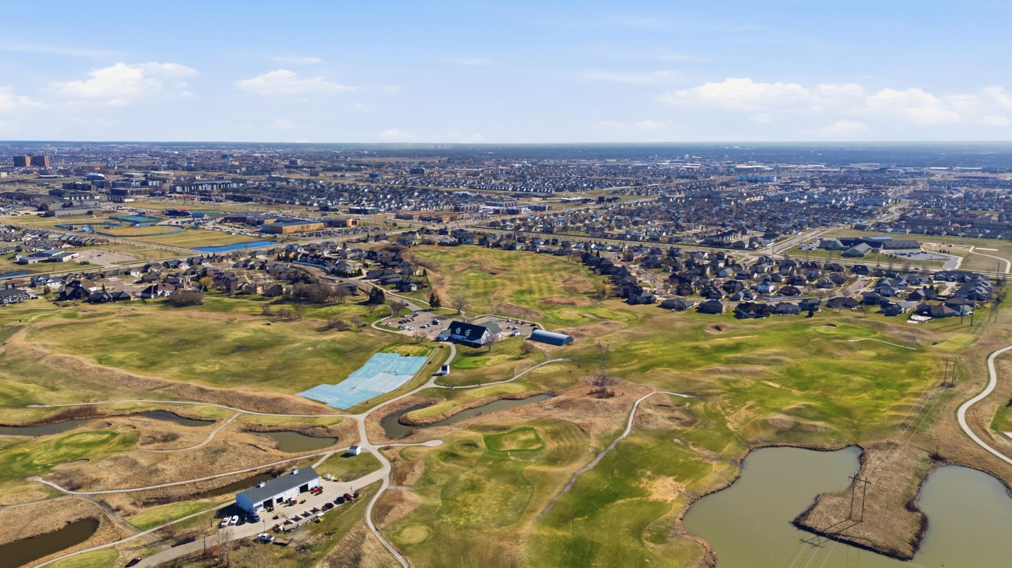 Close to the Osgood Golf Course too!