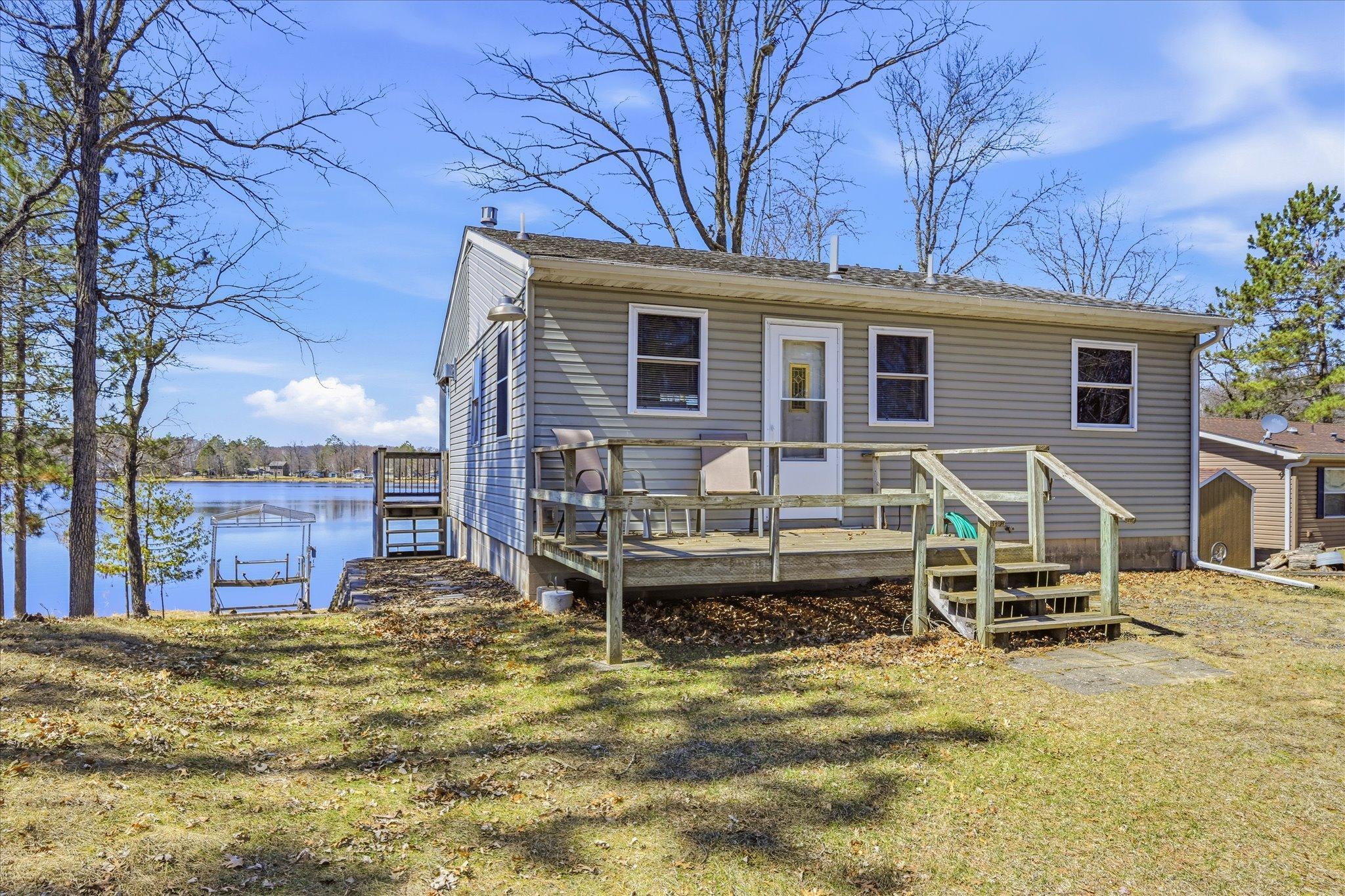 Enjoy the large front porch to enjoy your morning coffee along with views of the east side of the peninsula.