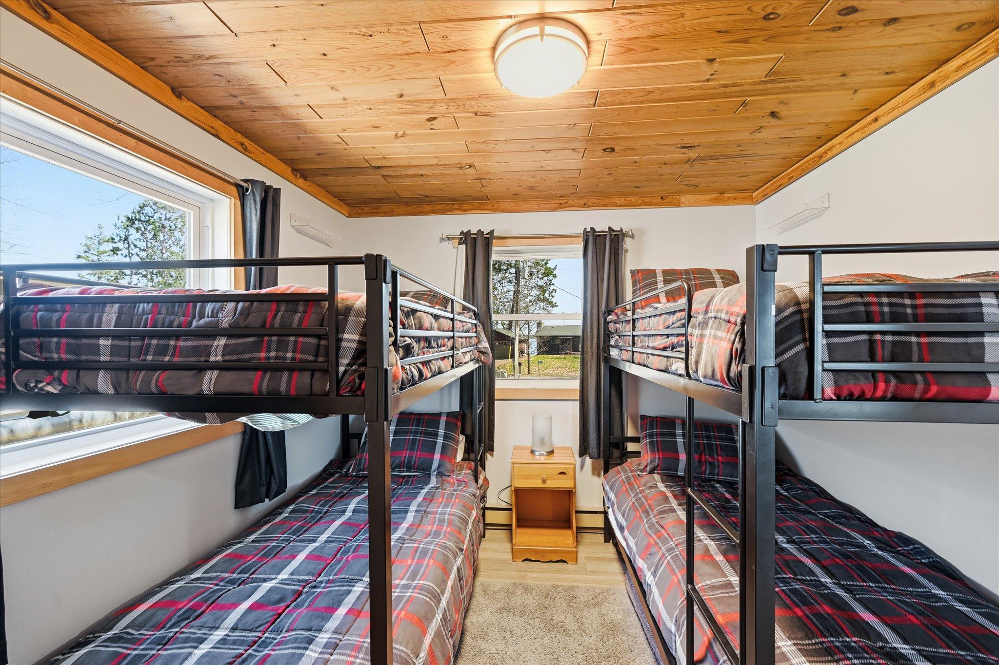 Notice the views from the front windows as well.