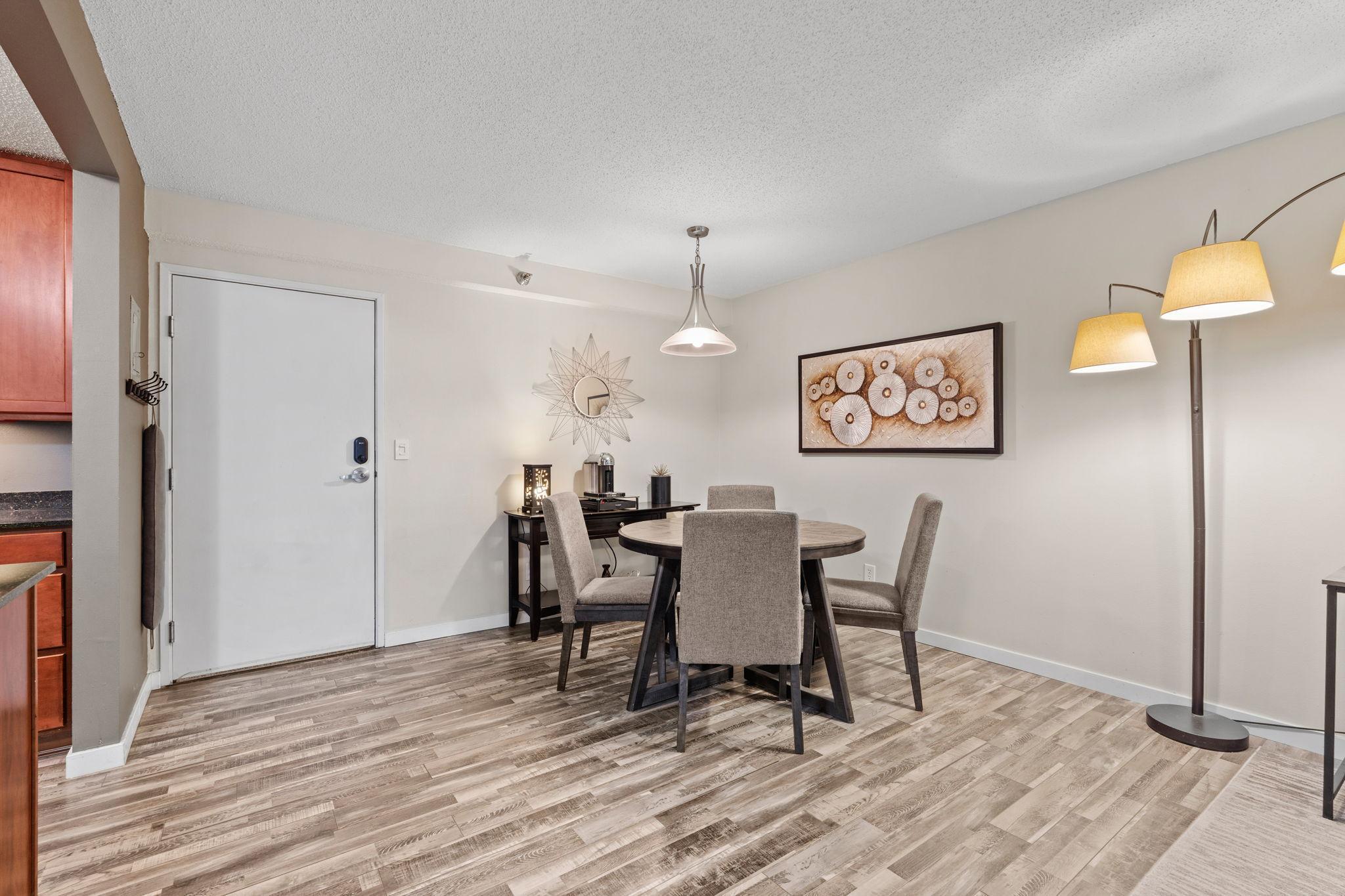 52 Groveland Ter 108