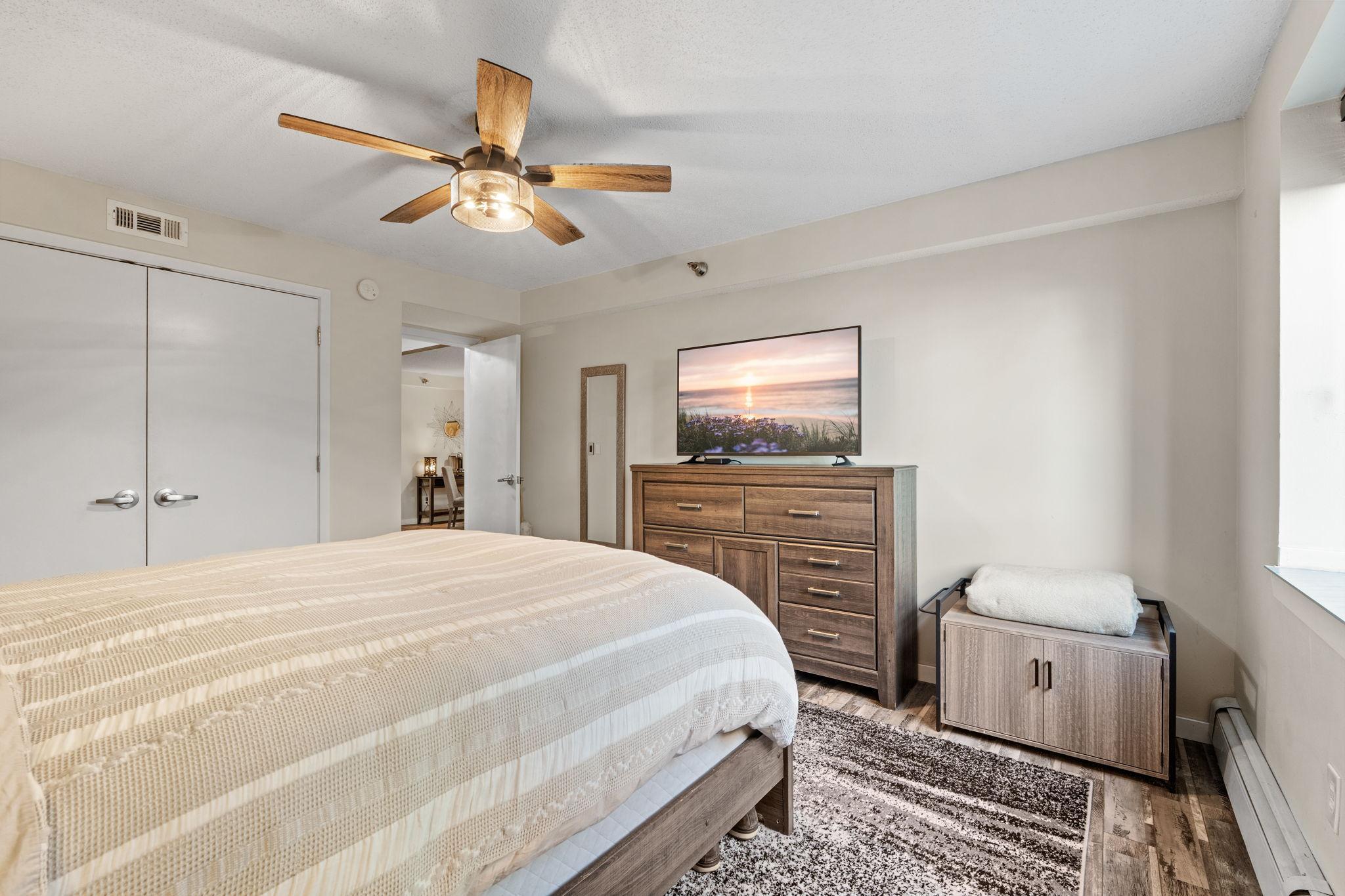 52 Groveland Ter 108