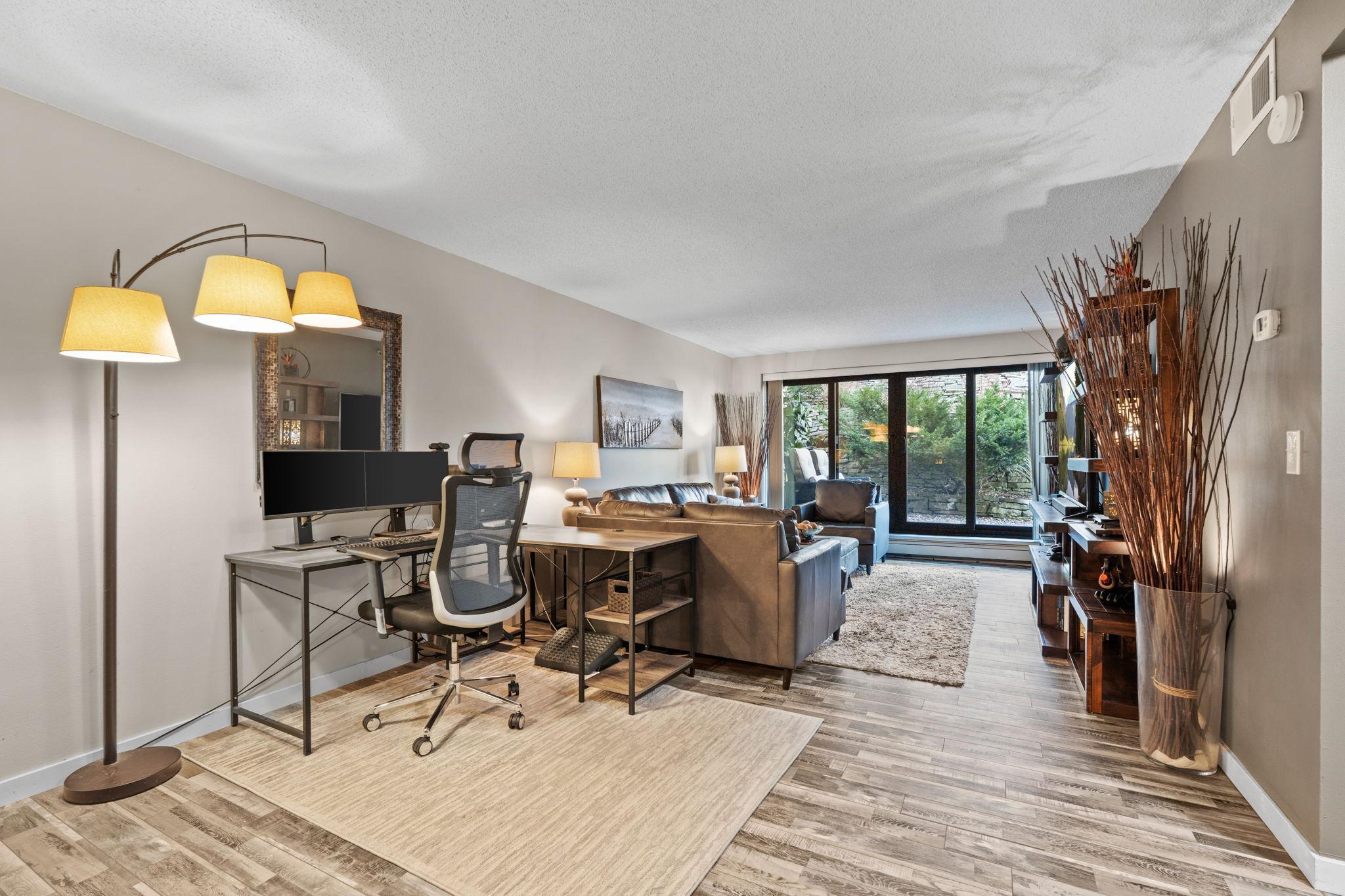 52 Groveland Ter 108