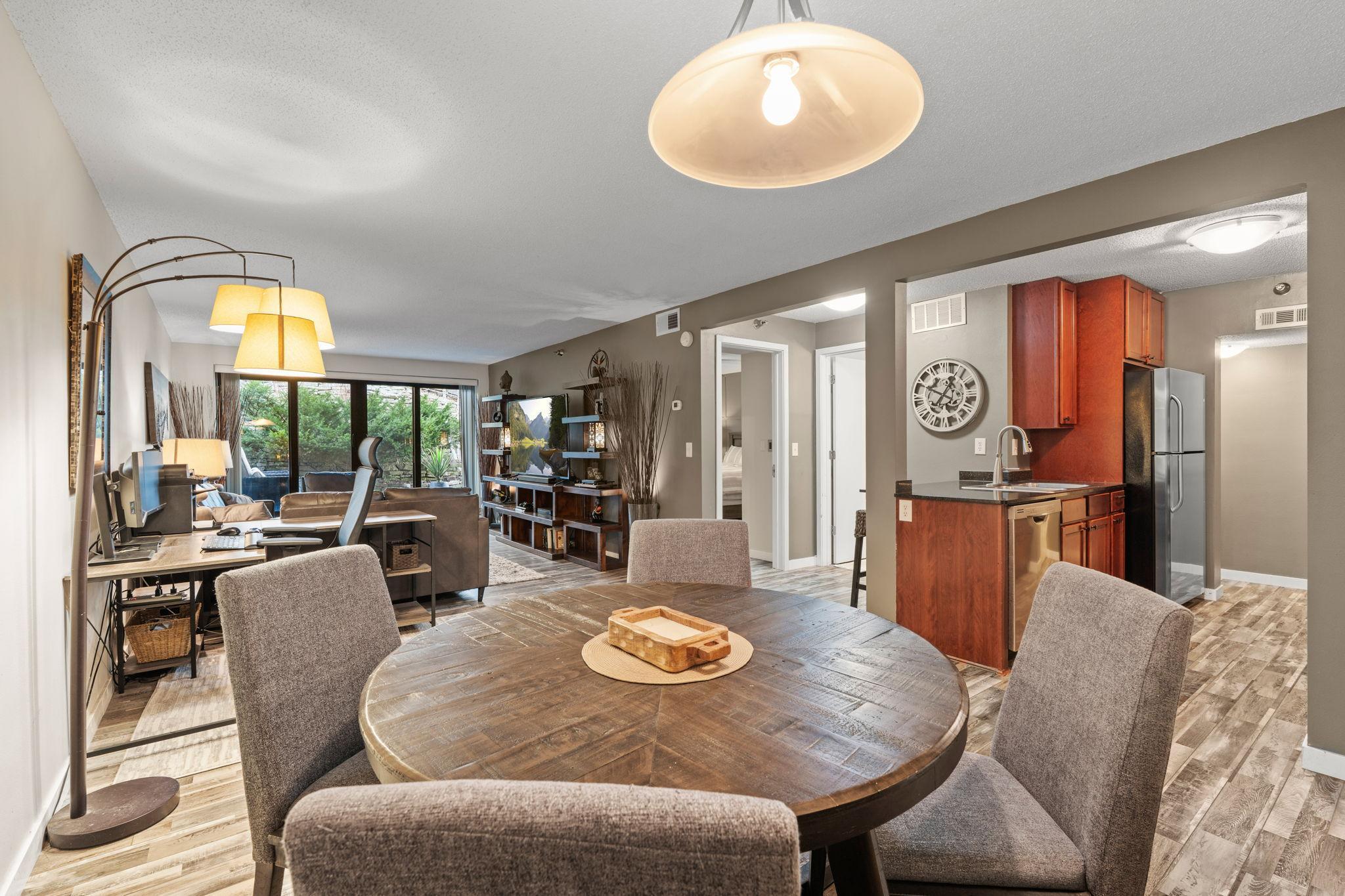 52 Groveland Ter 108