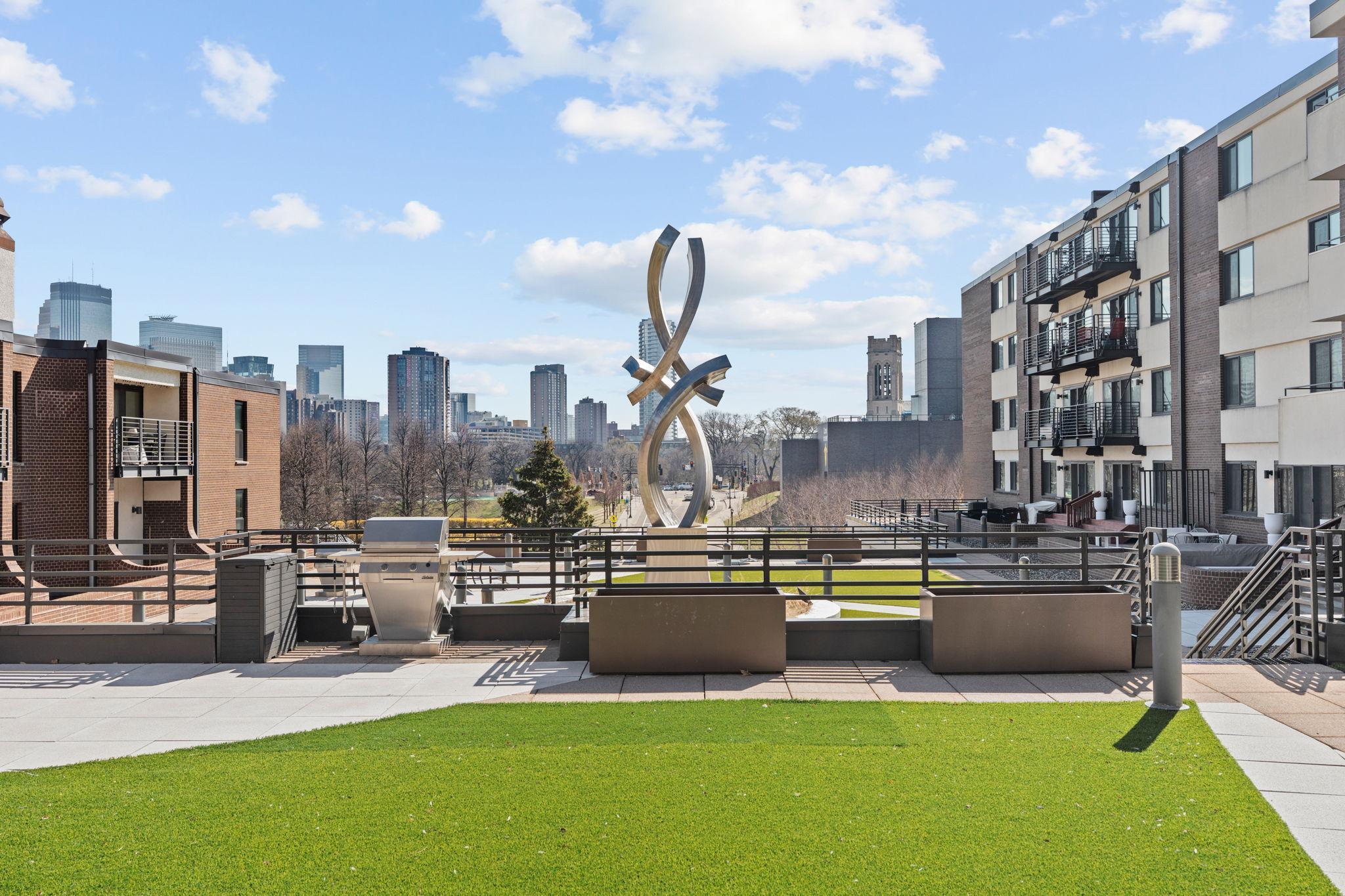 52 Groveland Ter 108