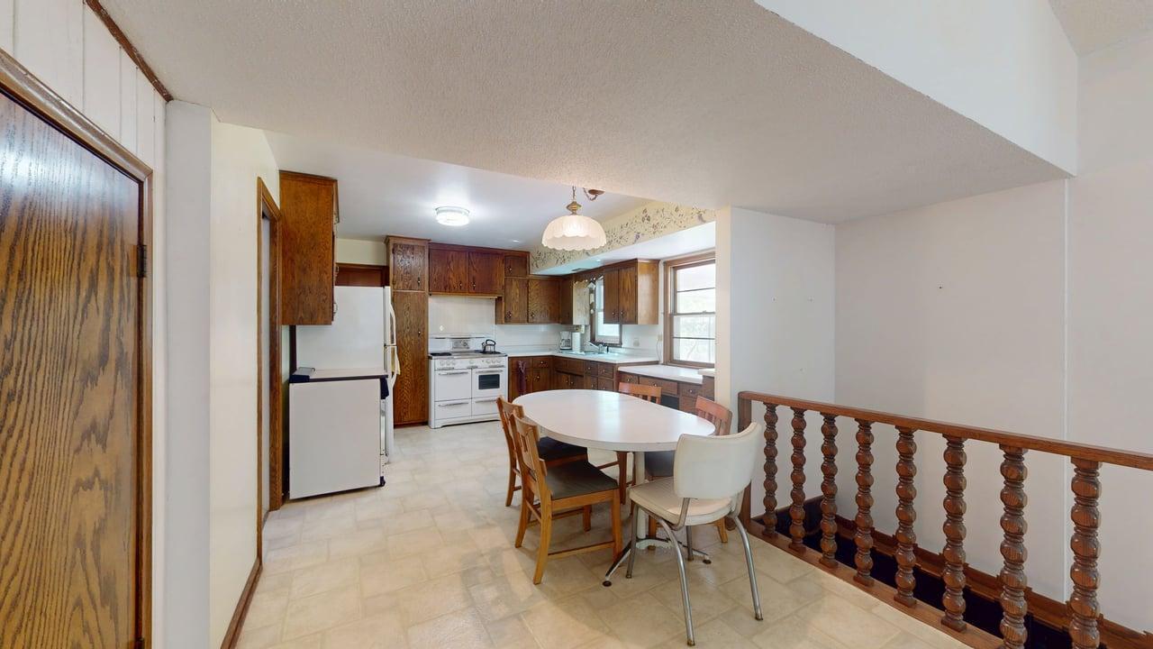 Eat-in kitchen