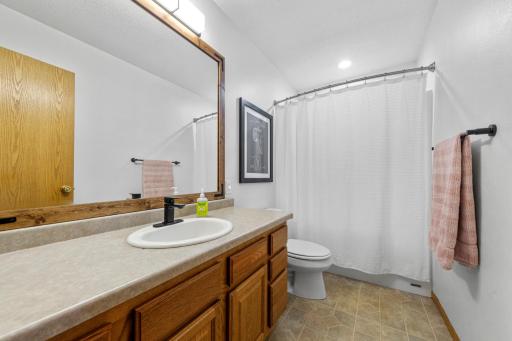 1840 Field Stone Avenue SE, Owatonna, MN 55060